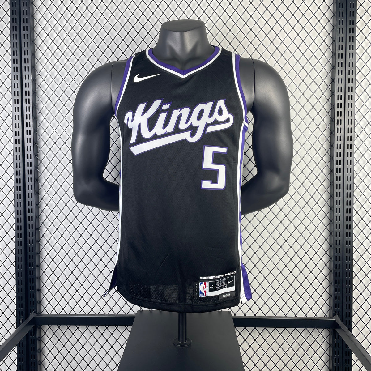 Regata Sacramento Kings Swingman Icon Edition 23/24 Preta Masculina