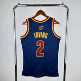 Regata Cleveland Cavaliers Mitchell & Ness Kyrie Irving #2 Retrô 2011/2012 Azul