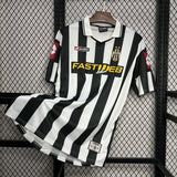 Camisa Juventus I 2001/2002 Retrô Preta e Branca Masculina