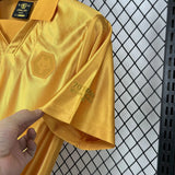 Camisa Wolverhampton Wanderers Edição Especial 70 Anos Honvéd Dourada Masculina - DS Sports - Artigos Esportivos