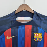 Camisa Barcelona I 22/23 Vermelha e Azul Masculina